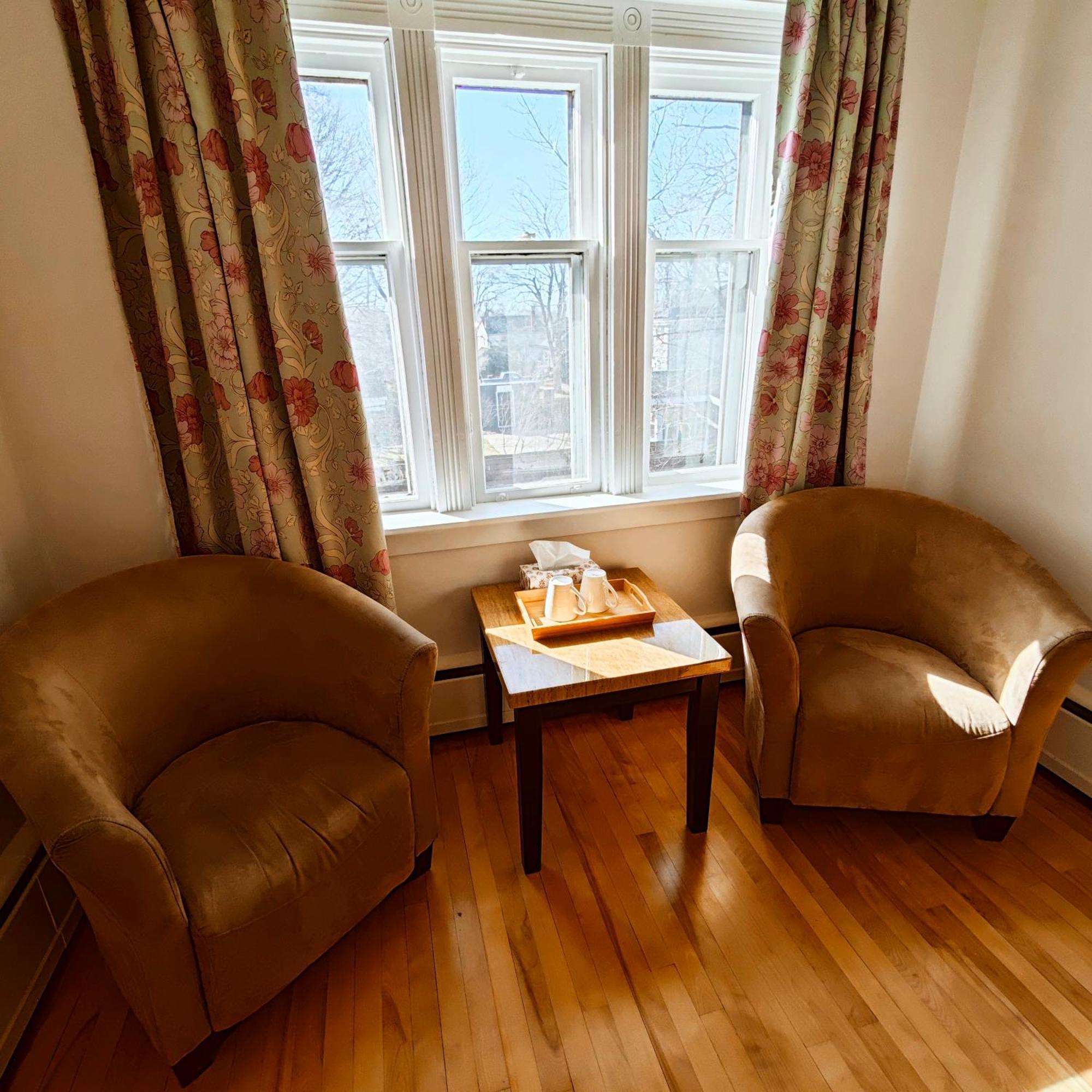 Andy'S Blue House Bed & Breakfast Charlottetown Exterior photo