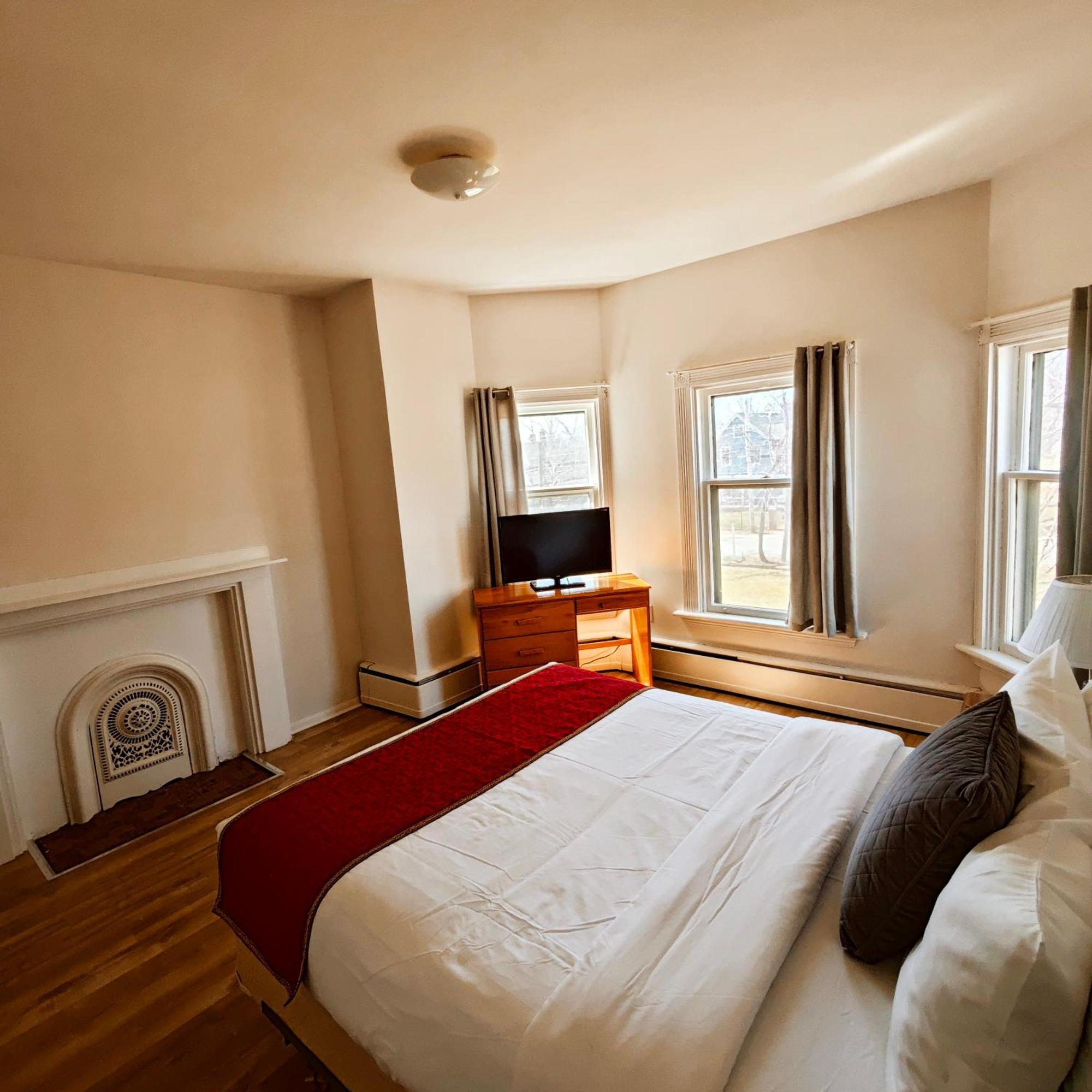 Andy'S Blue House Bed & Breakfast Charlottetown Exterior photo