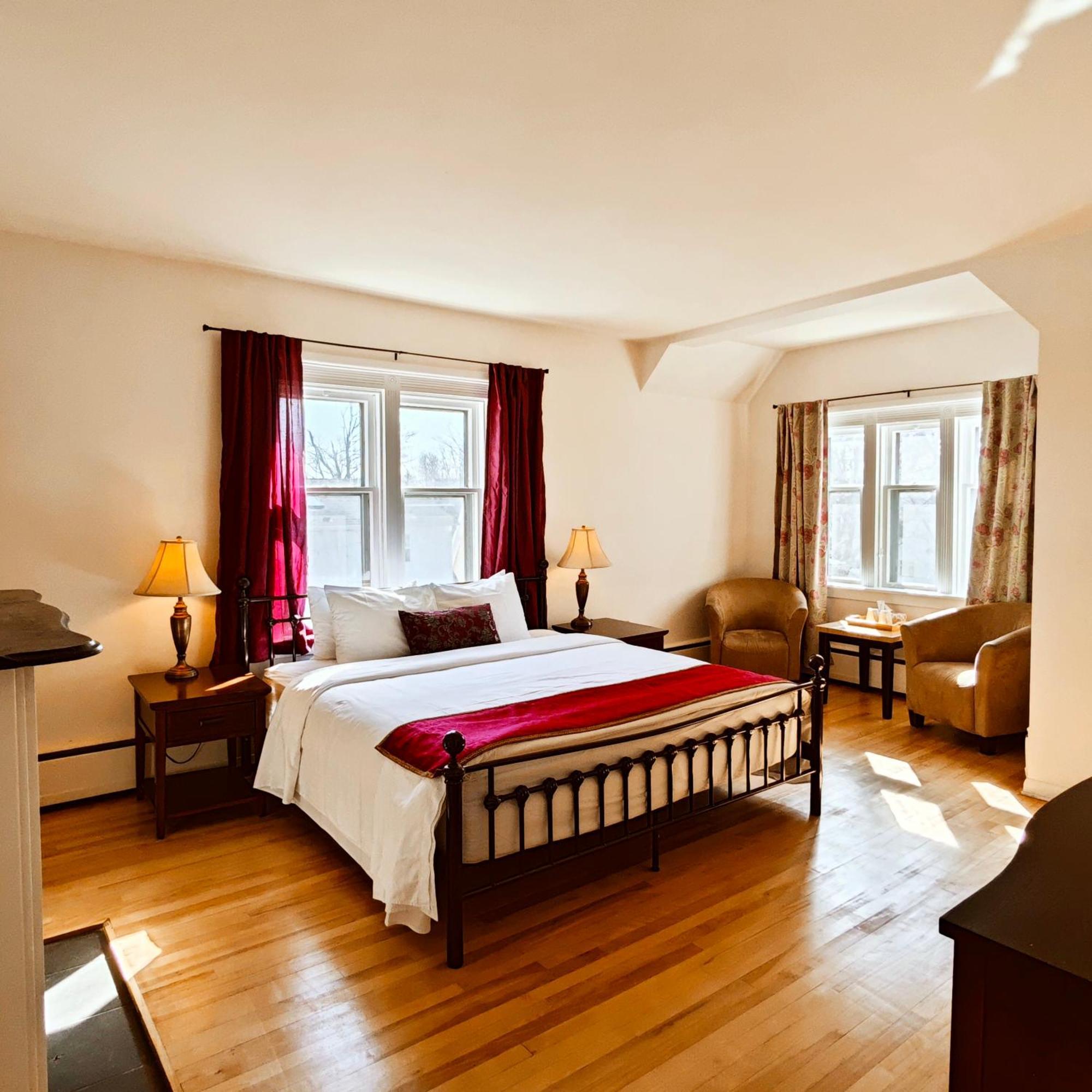 Andy'S Blue House Bed & Breakfast Charlottetown Exterior photo