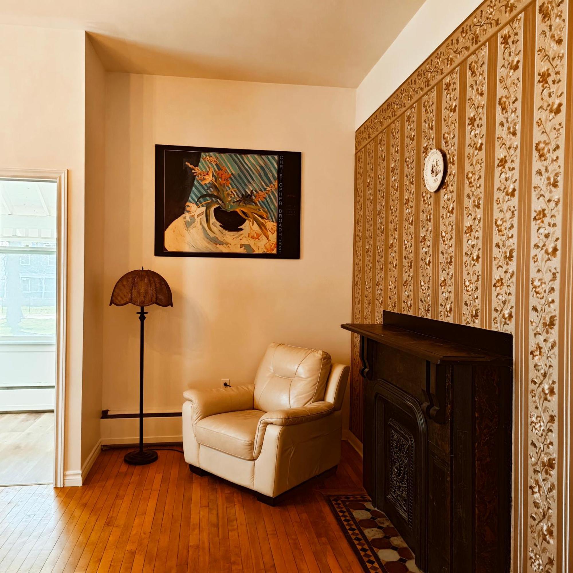 Andy'S Blue House Bed & Breakfast Charlottetown Exterior photo