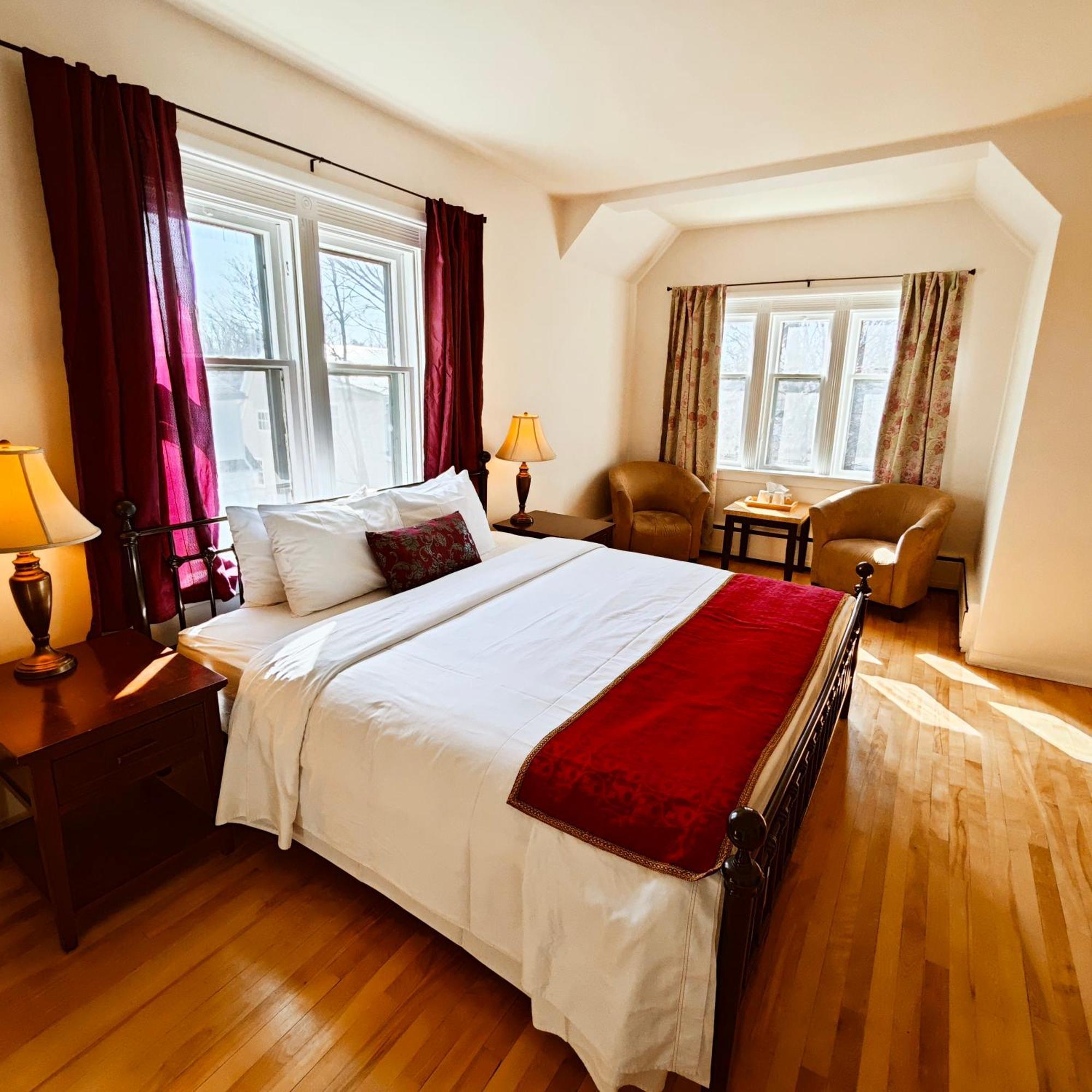 Andy'S Blue House Bed & Breakfast Charlottetown Exterior photo