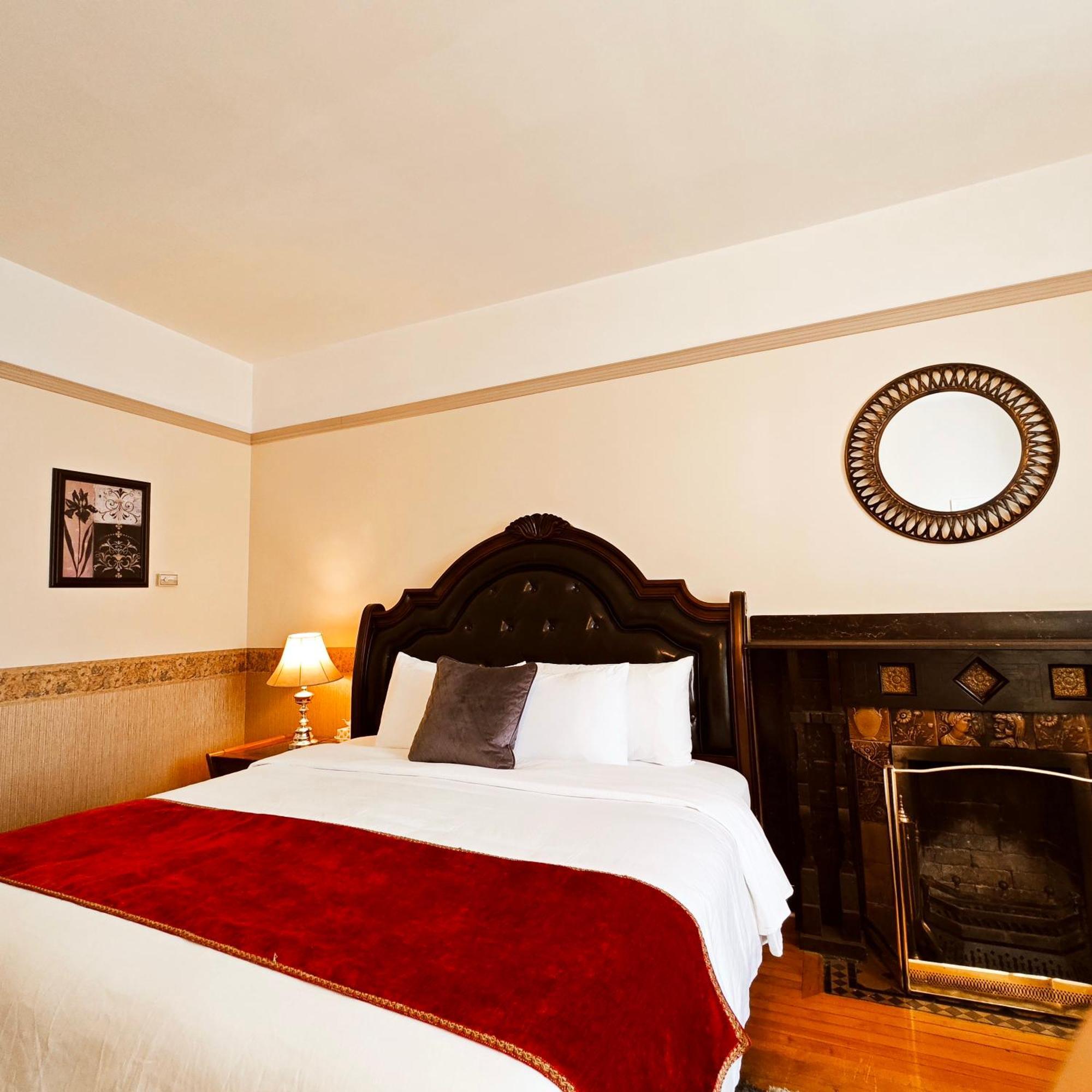 Andy'S Blue House Bed & Breakfast Charlottetown Exterior photo