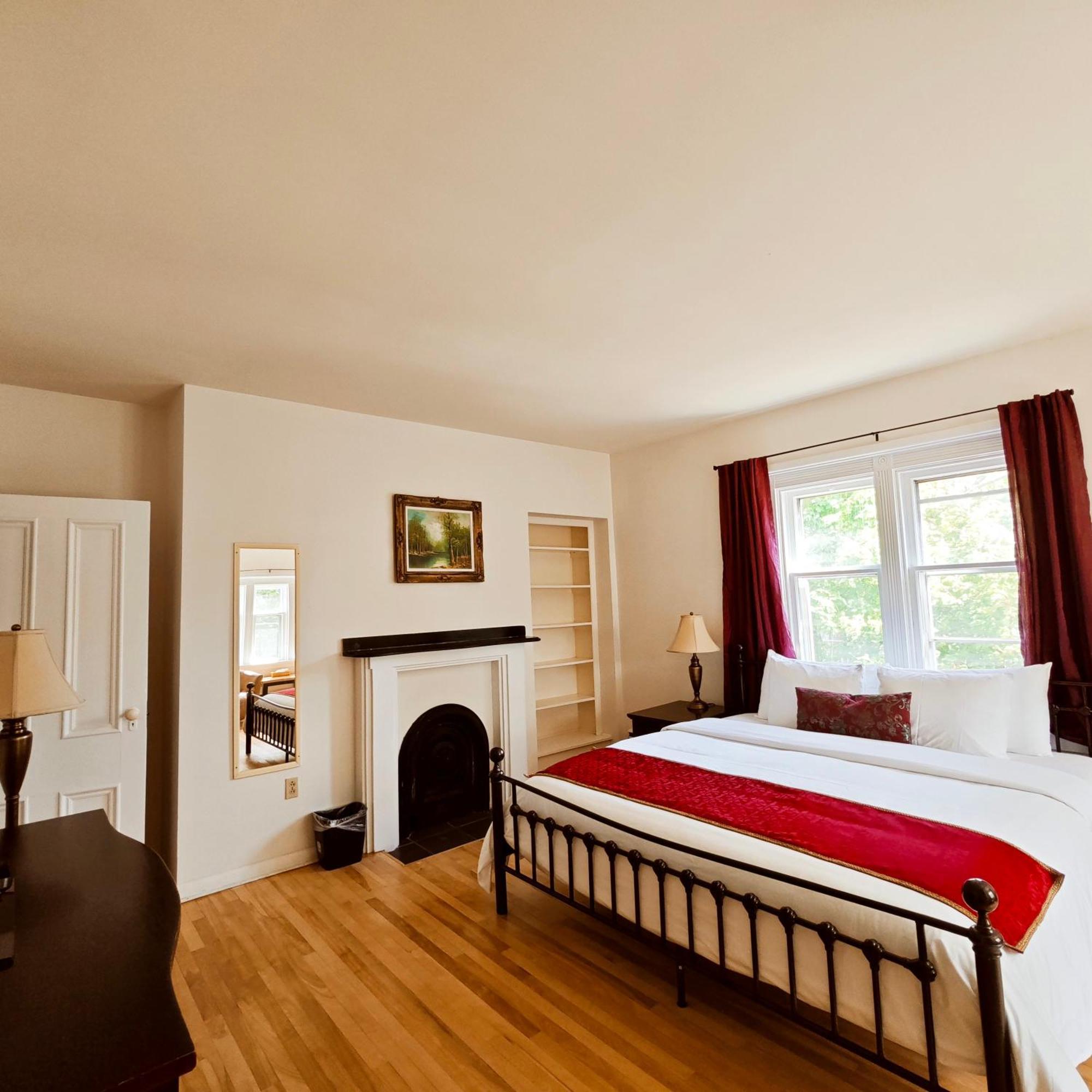 Andy'S Blue House Bed & Breakfast Charlottetown Exterior photo